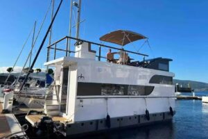 Casa Flotante Different Charter Vigo