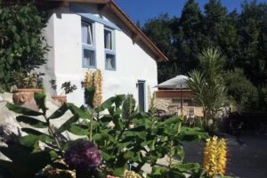 Casa Jard&iacute;n Rocablanca Llanes