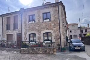 Casa Mart&iacute;nez