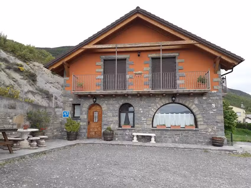 Casa Miguel P&eacute;riz