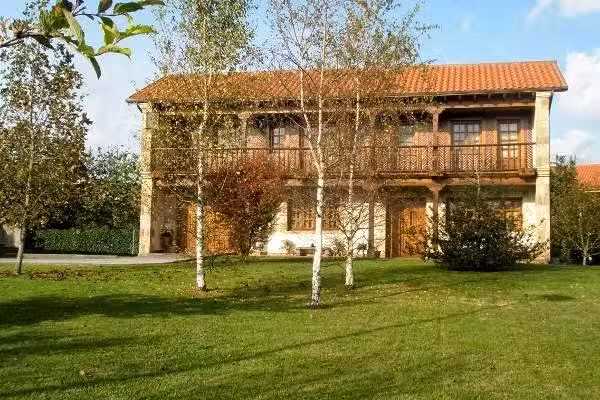 Casa Monta&ntilde;esa