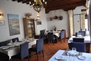 Casa Palacio Ucl&eacute;s by Domingo S&aacute;nchez