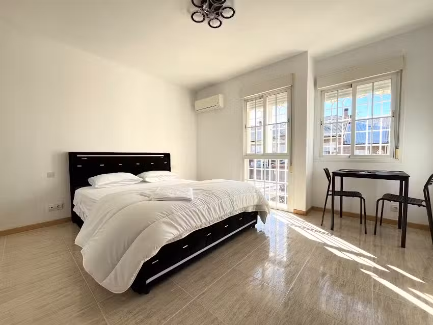 Casa para 12 personas con bar y cinema