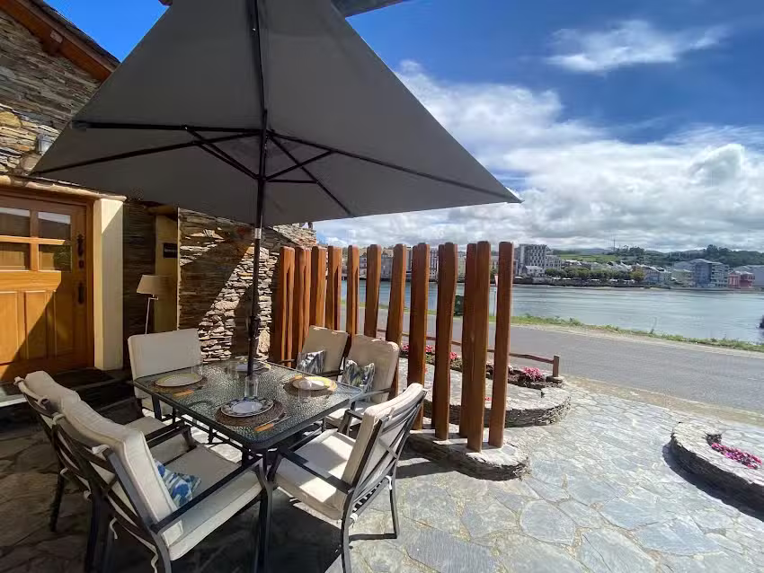 Casa R&iacute;a de Navia