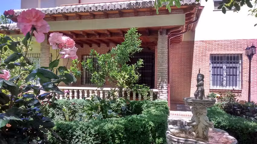 Casa Rosa del Romeral
