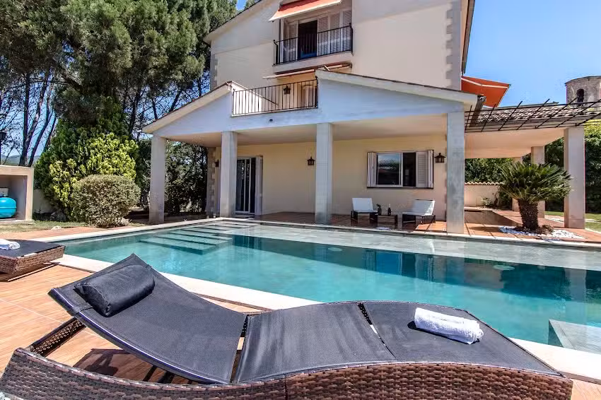 Casa Rural en Barcelona &lsquo;Les Canyes Cottage&rsquo; a Private Villa Resort, Alquiler &iacute;ntegro y privado.