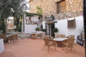 Casa Rural “LA CUEVA”.