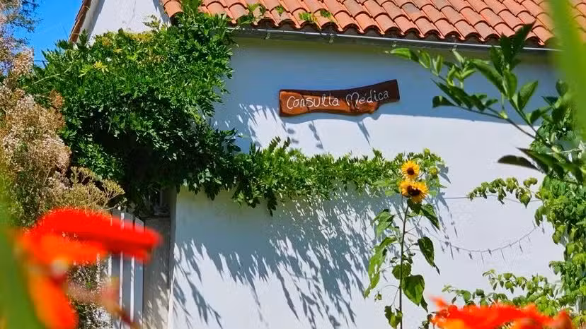 Casa SanAndo (Treat & ReTreat Center) Medicina Integrativa Dra Caetana Varela-Hall