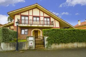 Casa Se&ntilde;or&iacute;o de La Revilla