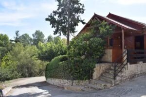 CASA Y CABA&Ntilde;A DEL LAGO