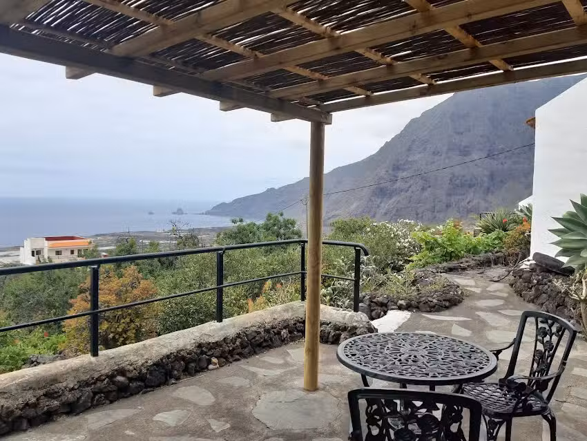 Casas &Aacute;gave El Hierro