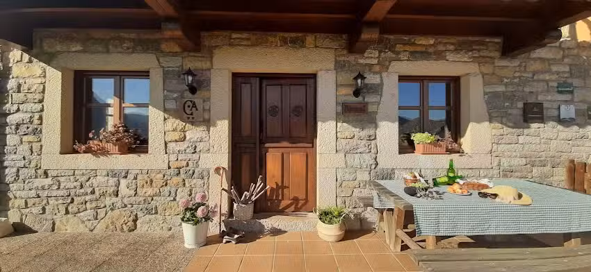 Casas de Aldea Pe&ntilde;anes