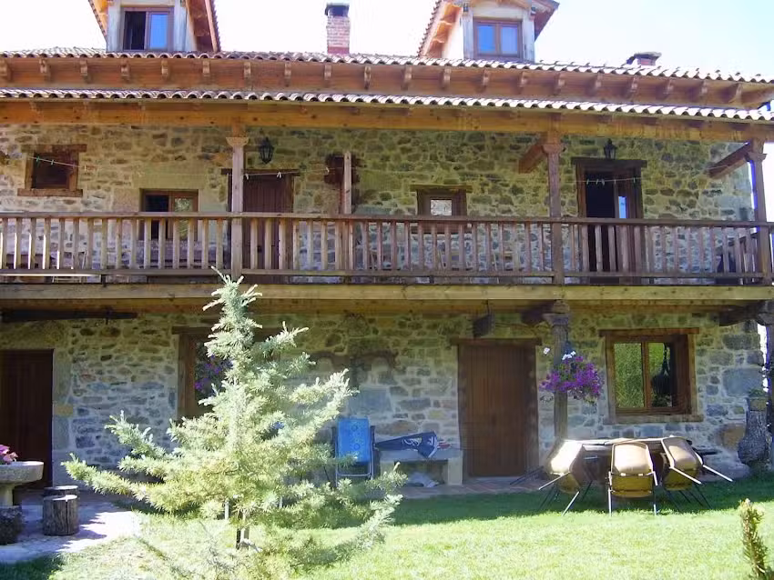 Casas Rurales Pe&ntilde;a Polinosa