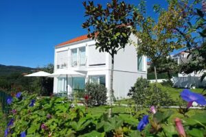 Casas tur&iacute;sticas Lar Jard&iacute;n