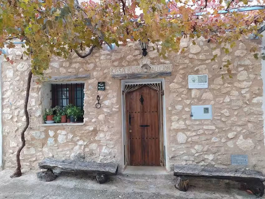 Caser&iacute;o Bojadillas, Nerpio (Casas de 2 a 12 personas)