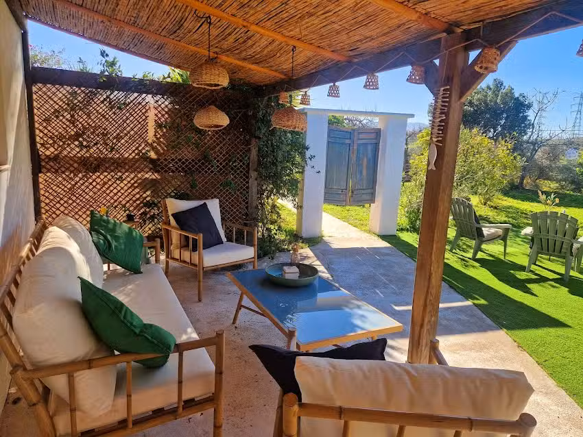 Casita C&aacute;rtama-Holiday home with jacuzzi 20 minutes from M&aacute;laga