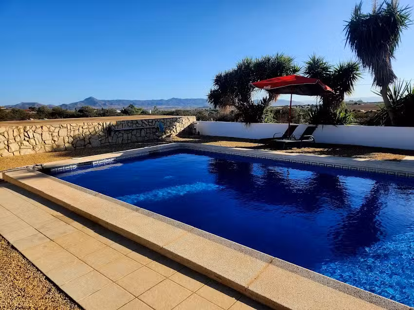 Casitas-7guests-pool-patio-bbq-parking-fireplace