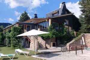 Casona de Navalmedio