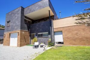 Catalunya Casas: Villa Modern and Spacious