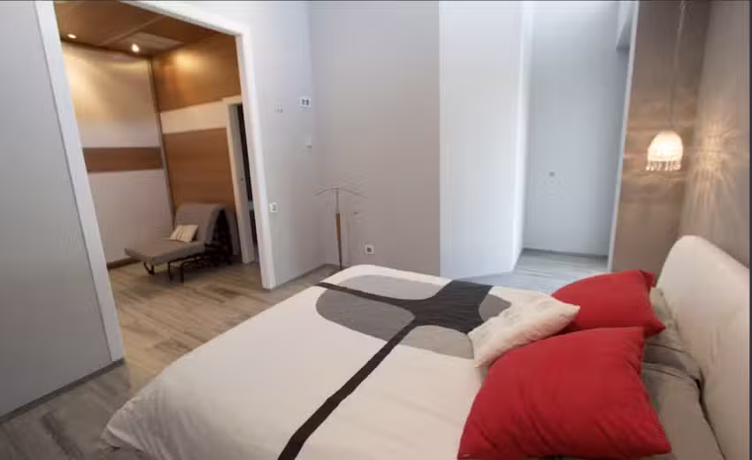Catalunya Casas: Villa Modern Marvel