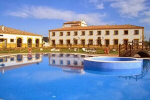 Centro Deportivo Las Cigue&ntilde;as-Hotel Cortijo Santa Cruz