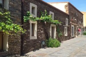 Chozos de educaci&oacute;n ambiental. Parque Nacional de Monfrag&uuml;e (Villarreal de San Carlos)