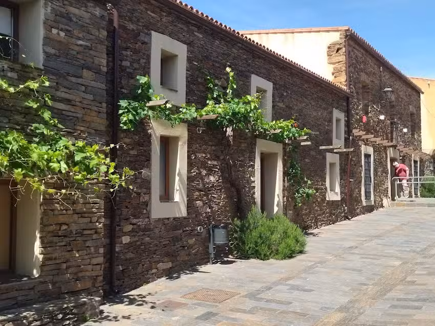 Chozos de educaci&oacute;n ambiental. Parque Nacional de Monfrag&uuml;e (Villarreal de San Carlos)