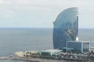 CLOSED Amistat Beach Hostel Barcelona