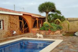 CLUB LA DAMA DEL BASTON (Apartamentos)