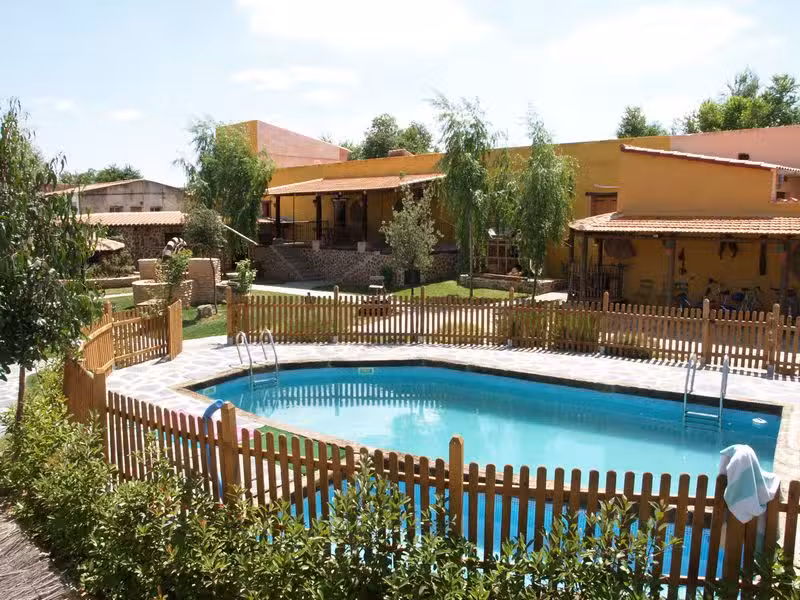 Complejo Rural La Encina De Mirones S L