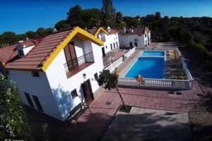 Complejo Tur&iacute;stico Los Pinos