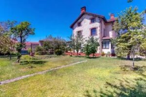 Complejo Tur&iacute;stico &ndash; Villa Francesa de Arija Playa del Ebro