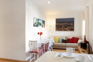 Cute Apartment in Sants Station with A/C & HBO & Alexa & Special for Families