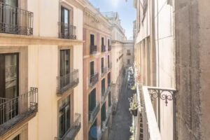 Design rooms near Rambla