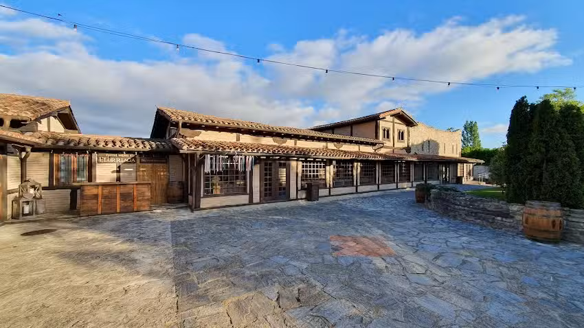 Do&ntilde;a Petra Hotel y Eventos Palacio de Elorriaga