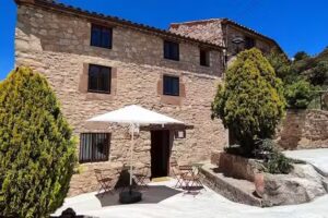 Donde Elvira &ndash; Alojamiento Rural en Valderrom&aacute;n (Soria)