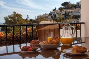 Duplex con piscina La Hidalga &ndash; Holiday Homes Malaga