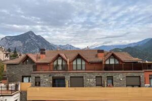 Duplex rural enmig dels Pirineus