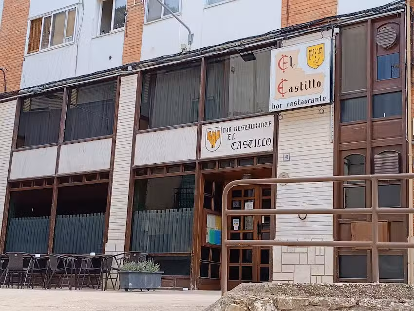 El Castillo Hostal