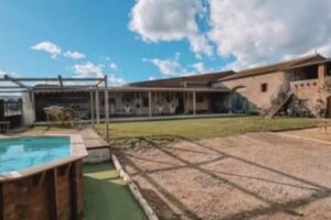 El Mas Benet. Mireia model