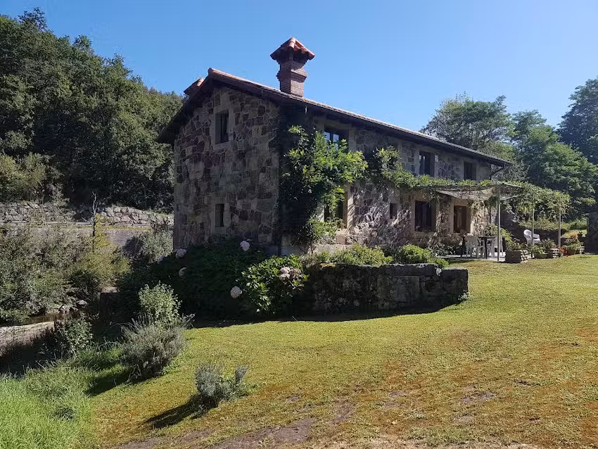 El Molino de Rucandio (Li&eacute;rganes)