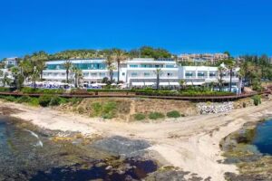 El Oceano Beach Hotel & Restaurant