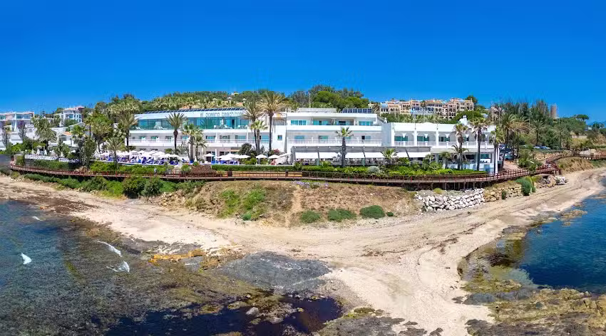 El Oceano Beach Hotel & Restaurant