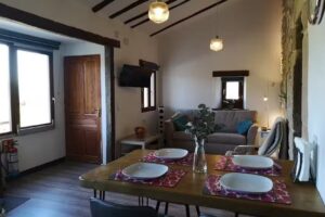 El Pajar Alojamiento Rústico, con ovejas, y gallinas