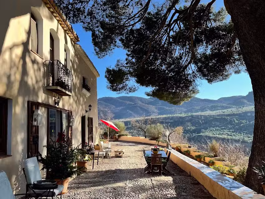 El PINO RETREAT &ndash; Superior Country Home with Hotel Services in Granada