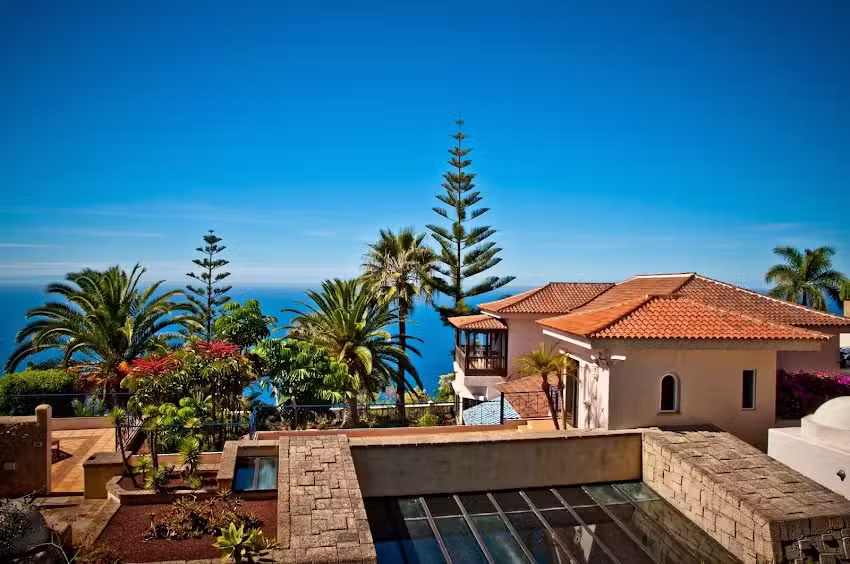 El Refugio Apartments & Villa