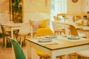 El Tren / Restaurante-Cafeter&iacute;a-Albergue