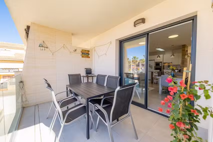 Enjoy the Little Apartment