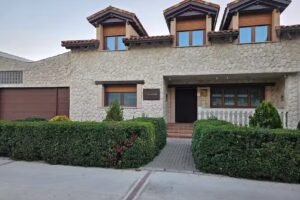 ENTREVI&Ntilde;AS CASA RURAL