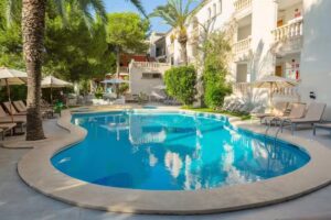 Es Baul&oacute; Petit Hotel